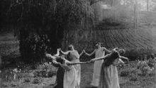 Mujeres bailando