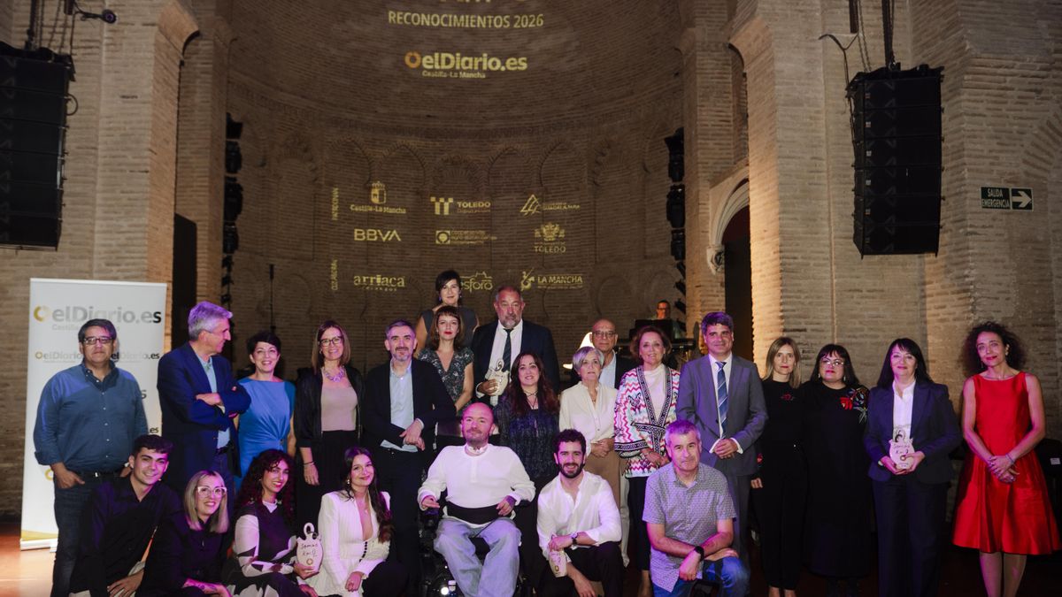 El equipo de elDiario.es de Castilla-La Mancha, junto con todas las personas reconocidas y autoridades