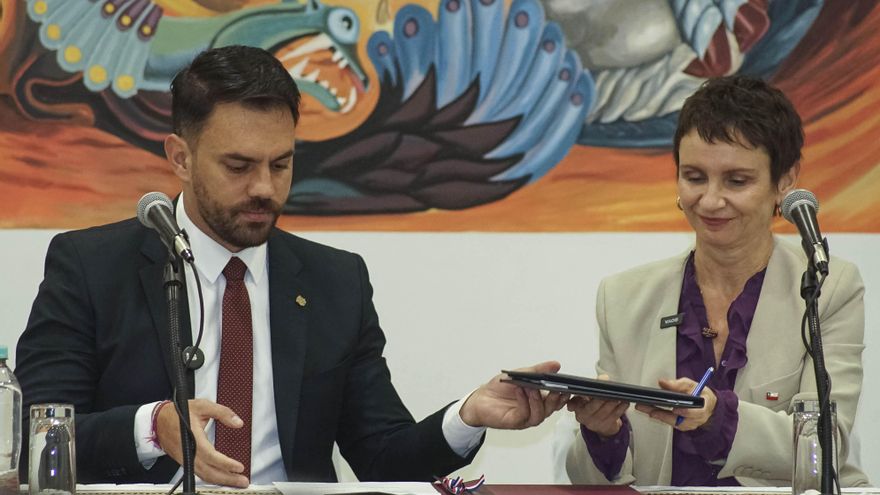 Bolivia y Chile firman acuerdos para combatir la trata de personas y migración irregular