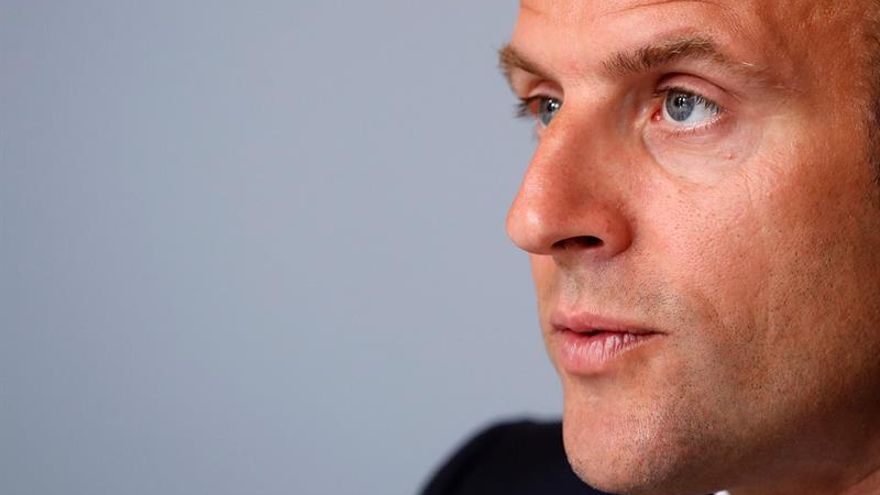 Francia anunció la madrugada de este sábado que levantará todas las restricciones de tráfico en sus fronteras internas europeas el 15 de junio, impuestas ante la pandemia de COVID-19, como recomendó la Comisión Europea, pero seguirá aplicando restricciones recíprocas a España y el Reino Unido.