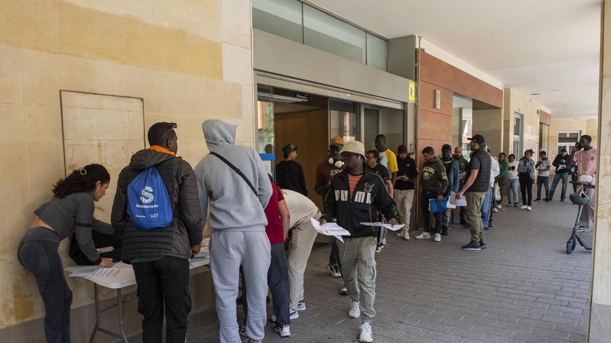 Casi 40.000 personas han solicitado la regularización en Castilla y León