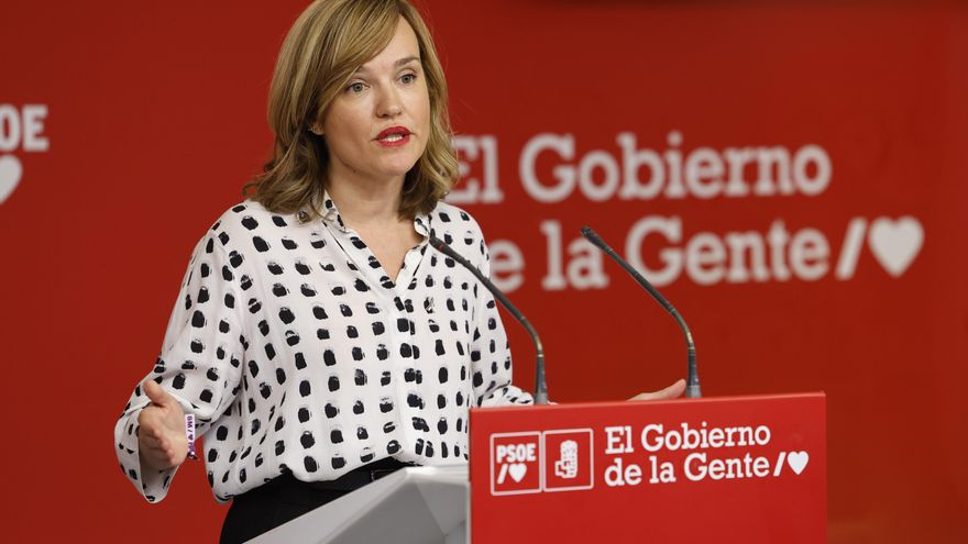 La ministra de Educación y portavoz del PSOE, Pilar Alegría durante una rueda de prensa en la sede del partido este lunes en Madrid. EFE/ Chema Moya