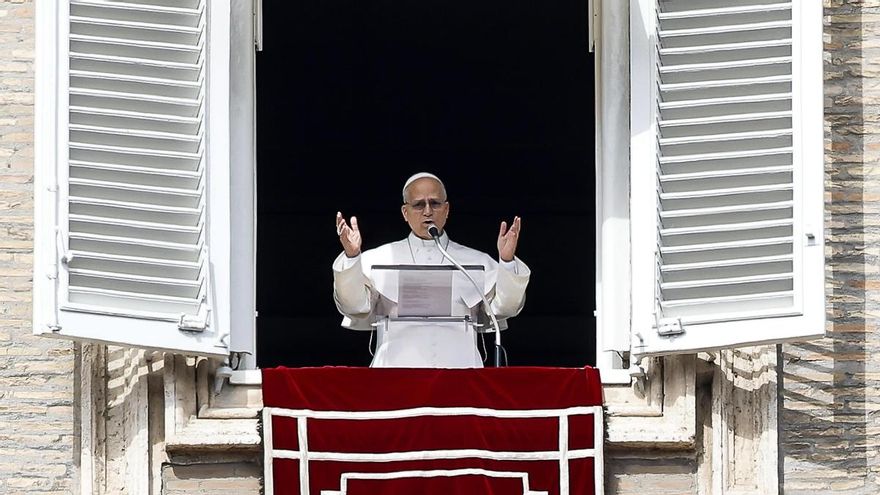 El papa León XIV en el Vaticano, este domingo
