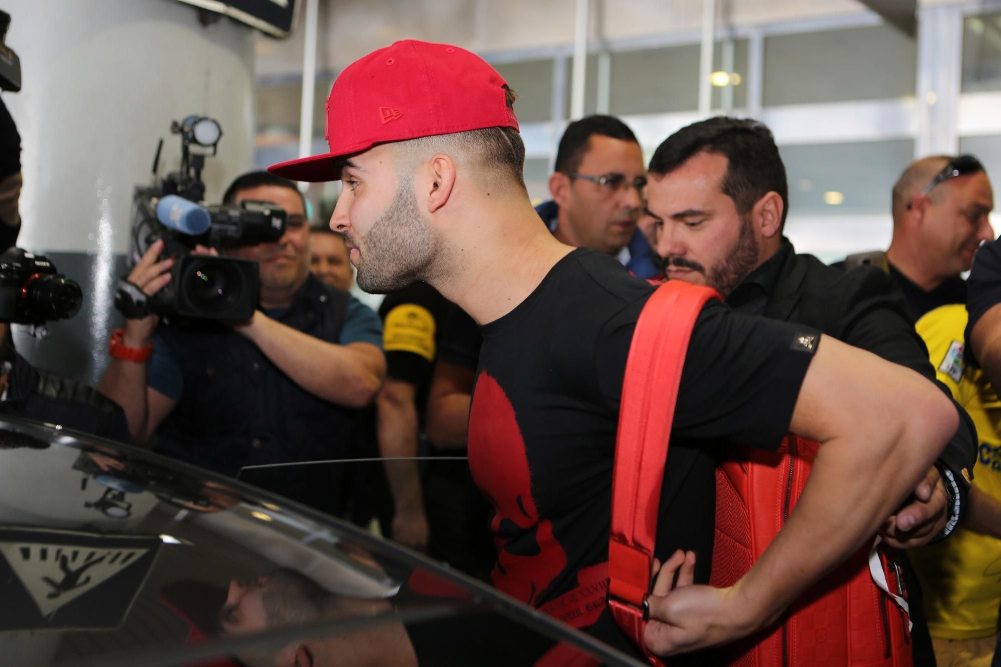 Llegada de Jesé al aeropuerto de Gran Canaria. Alejandro Ramos.