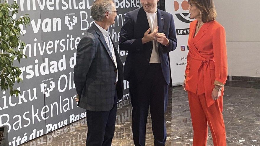 El Consejo de Estudiantes denuncia que la candidatura de Ferreira vierte "bulos y mentiras para influir en el voto"