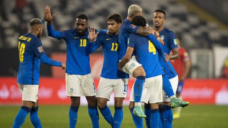 Brasil no detiene su marcha: venció a Chile como visitante y lidera con puntaje perfecto