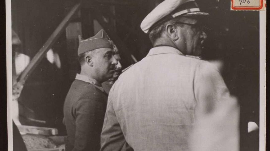 "Franco visita la Constructora Naval de Reinosa".