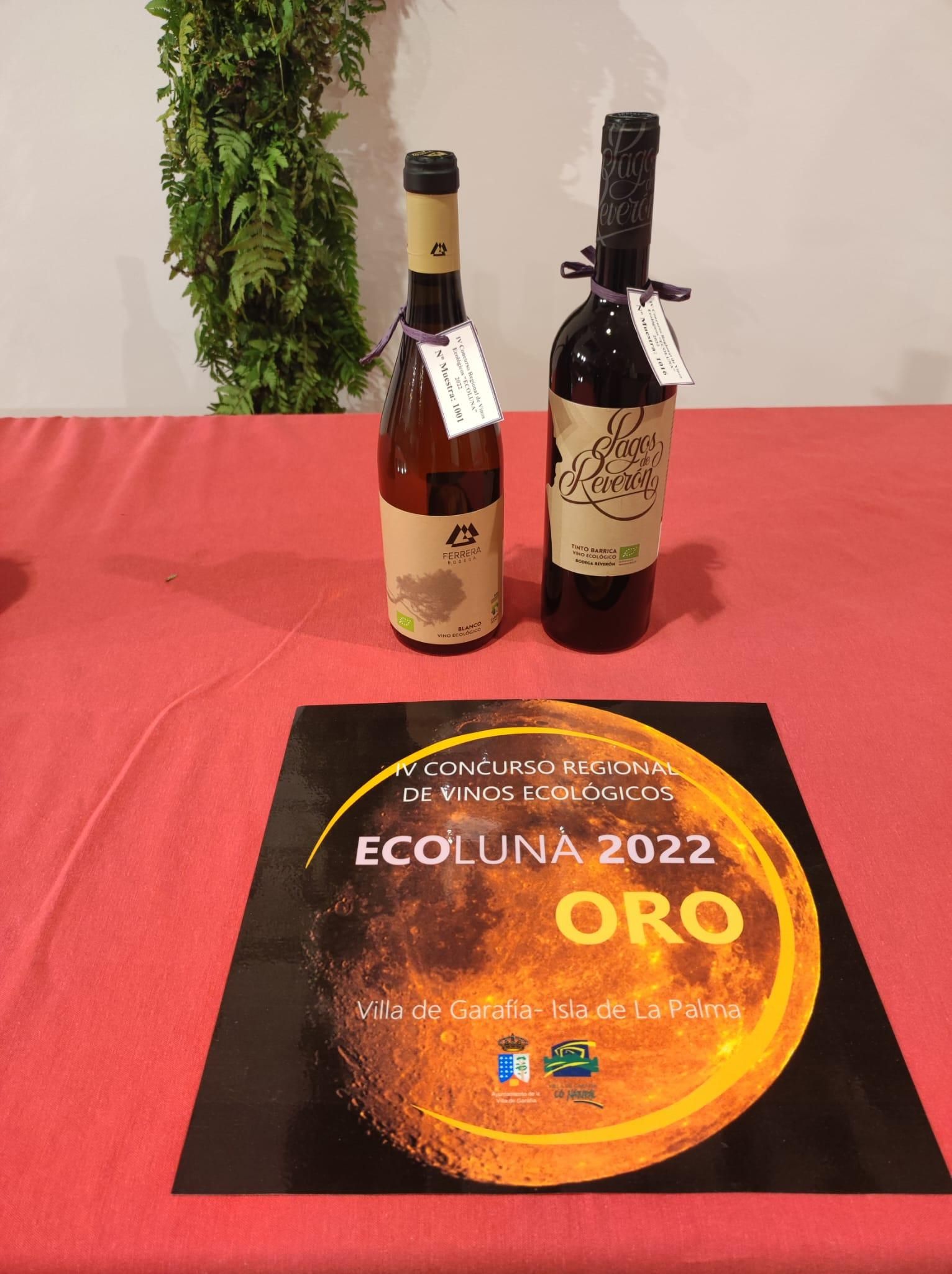 Medallas de Oro: 	'Ferrrera blanco ecológico', variedad blanco de Bodegas Ferrera; y 'Pagos de Reverón', tinto barrica ecológico variedad tinto madera de Bodegas Reverón.