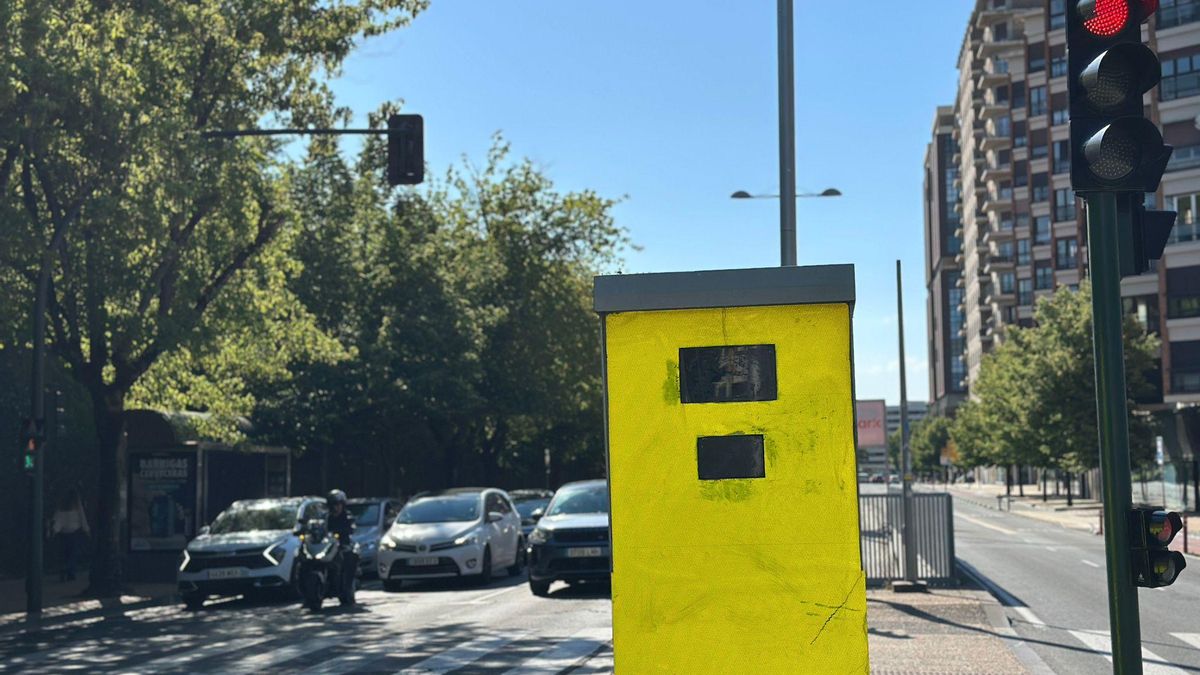 Pamplona controlará si se conduce sin cinturón o se usa el móvil al volante con cuatro radares inteligentes