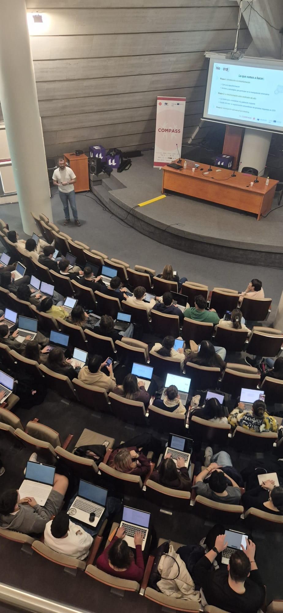 Taller impartido al alumnado de Periodismo de la ULL.