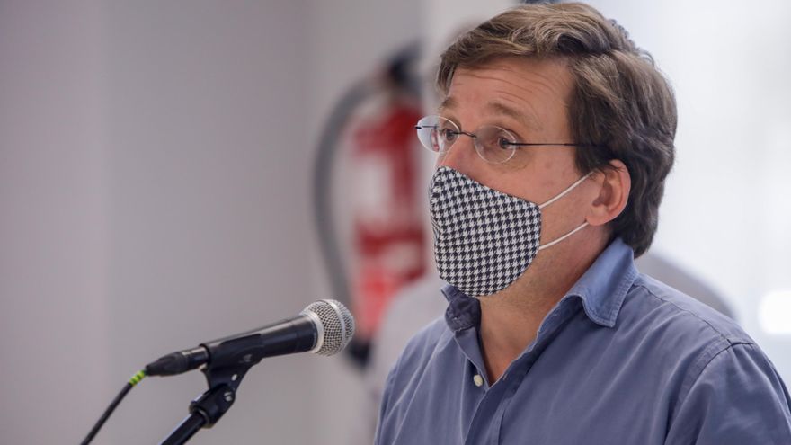 El alcalde de Madrid, José Luis Martínez-Almeida, durante la presentación de la tarjeta Familias, una nueva herramienta de atención social, en Madrid (España) a 26 de agosto de 2020.