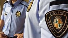 Uniforme de la policía local de Figueras. / Foto cedida