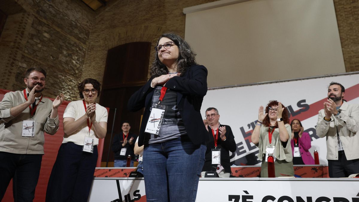 Mónica Oltra interviene en el séptimo congreso ordinario de Iniciativa, la formación ecosocialista de la coalición Compromís, este sábado en Valencia.
