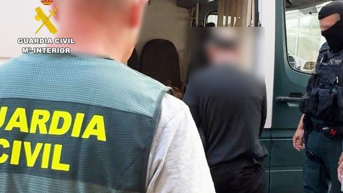 Cinco detenidos por venta de droga en una vivienda de Muriedas.