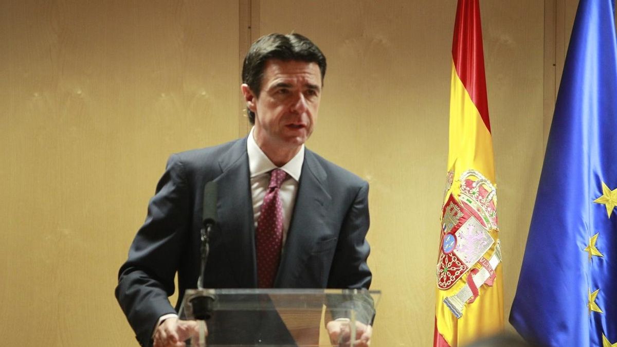 El ministro Soria dice que "Navarra legisló a espaldas de la Constitución" al aprobar la ley foral de energía
