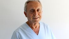 Fotografía sin fecha, cedida por la Fundación Huésped que muestra al infectólogo argentino Pedro Cahn en Buenos Aires (Argentina).