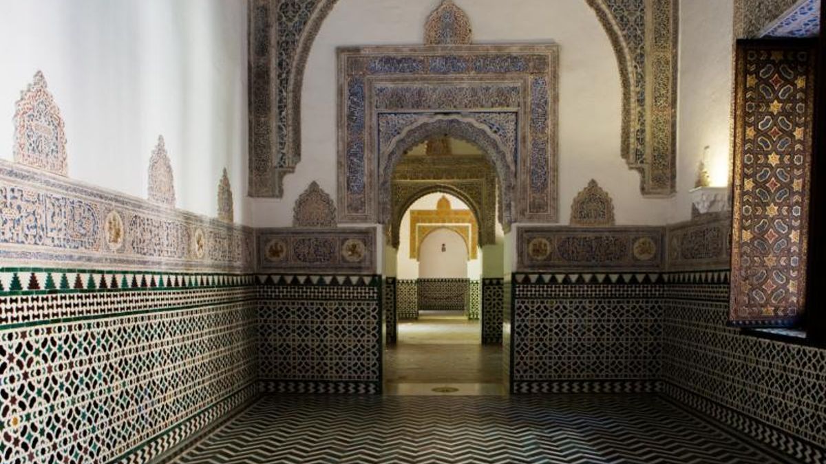 Se acometieron toda una serie de reformas entre 1545 y 1547, para transformar la antigua residencia islámica en un palacio renacentista a la altura del monarca más poderoso de la cristiandad