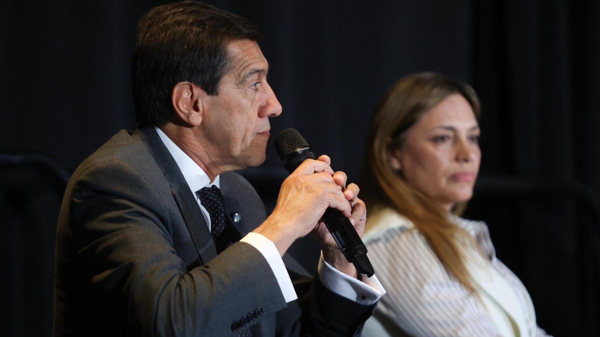 El gobernador de Jujuy, Carlos Sadir, en la cumbre de minería en Canada