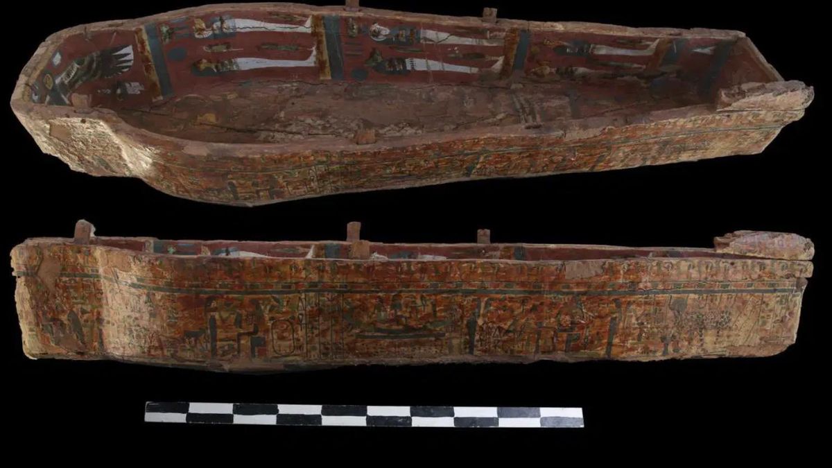 Los cantores de Amón reaparecen en Luxor dentro de un escondite con 22 sarcófagos y ocho papiros intactos