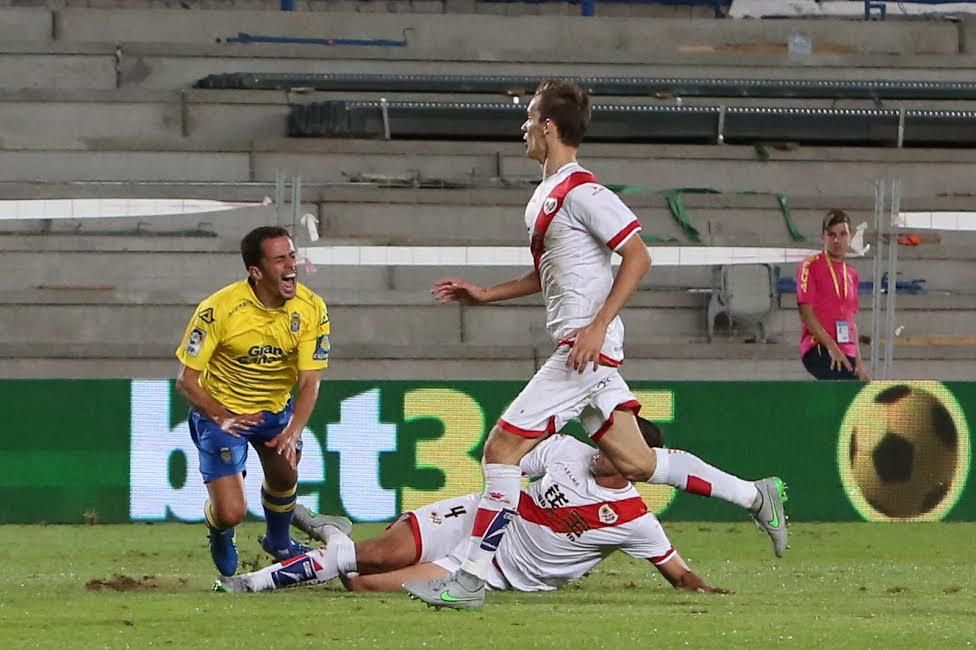 Partido entre la UD Las Palmas y el Rayo Vallecano. (ALEJANDRO RAMOS)