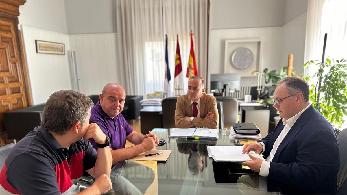 El alcalde de Gamonal pide a su homólogo en Talavera que evite la reapertura del hotel Jake
