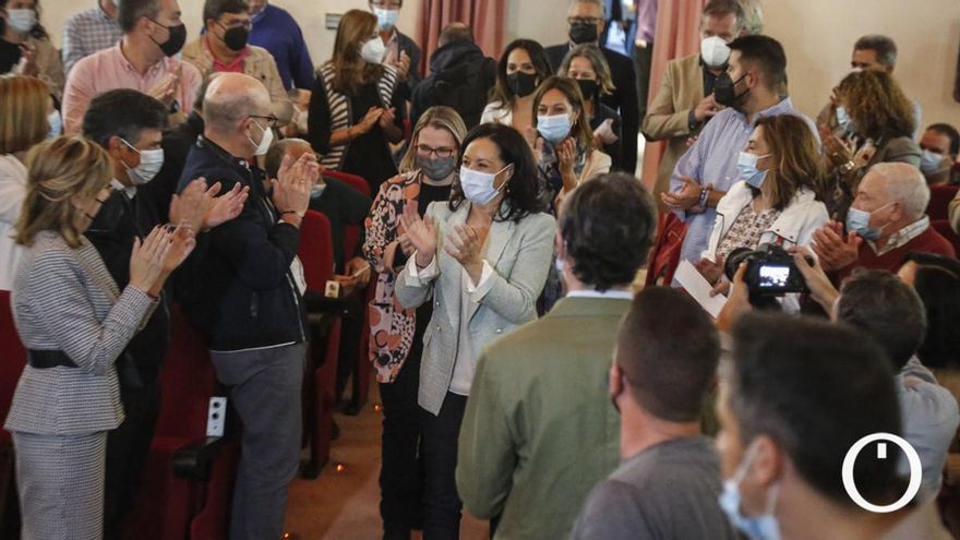 'Paz y amor' en el comité provincial del PSOE de Córdoba, que tendrá por primera vez a una mujer al frente
