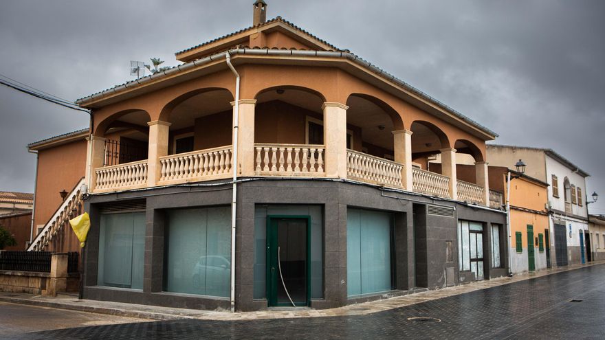 Local en el que se ubicaba una de las oficinas bancarias de Son Carrió