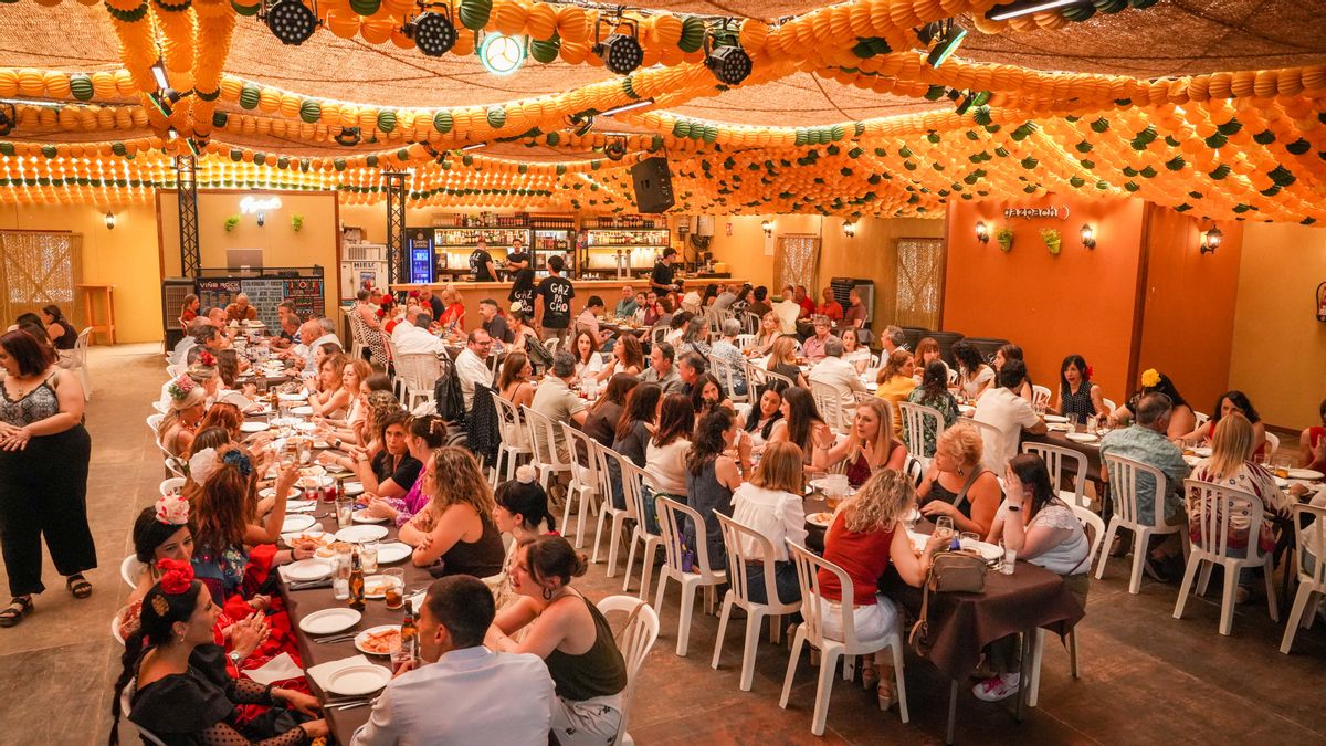 Comidas de empresas y amigos en la Feria de Córdoba