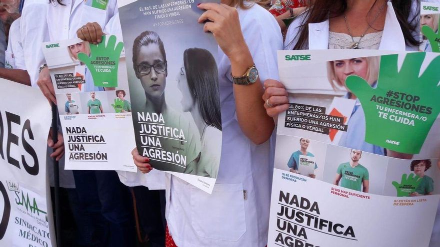 Denuncian la agresión de un paciente a un enfermero al que propinó tres puñetazos en Urgencias de Reina Sofía