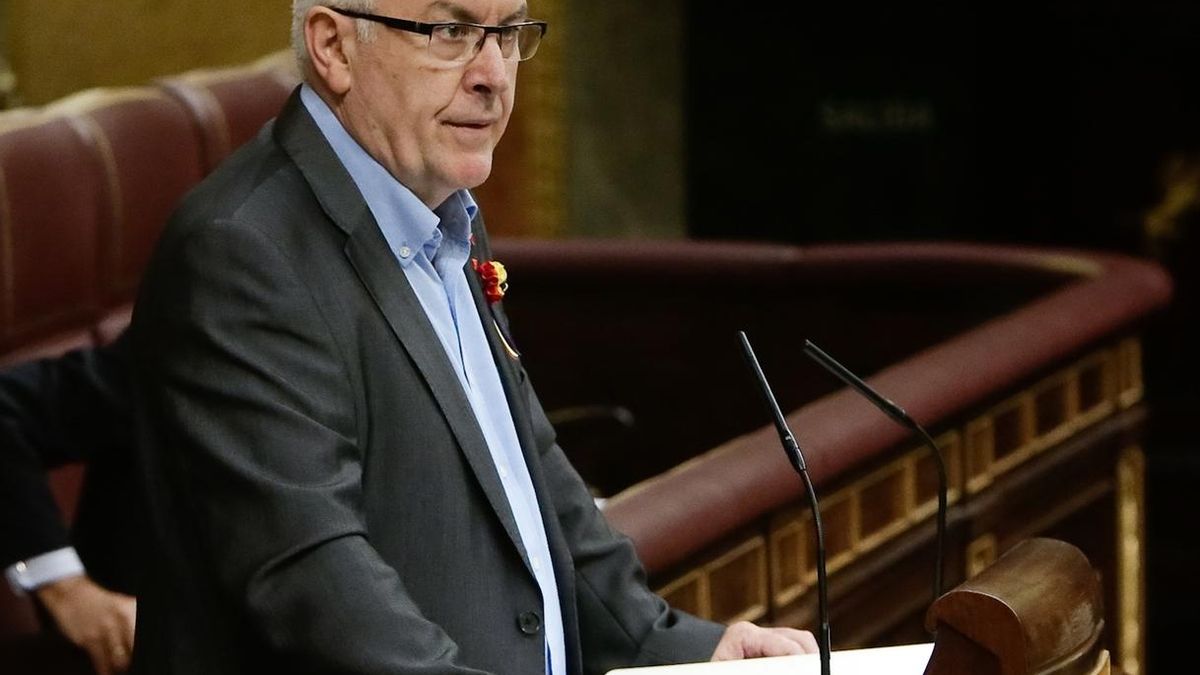 Cayo Lara quiere que Rajoy responda el miércoles en el Congreso de la bajada de sueldos que ha traído su reforma laboral