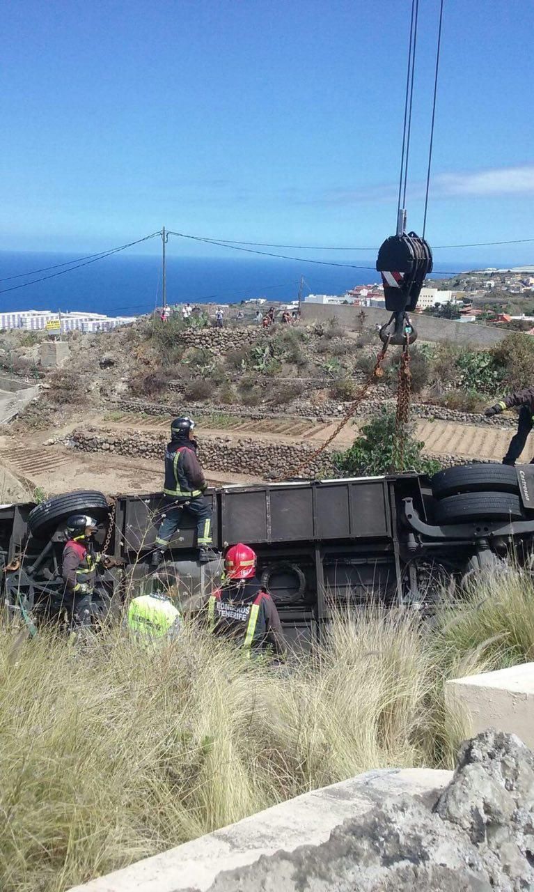 Accidente de una guagua en Icod de los Vinos.
