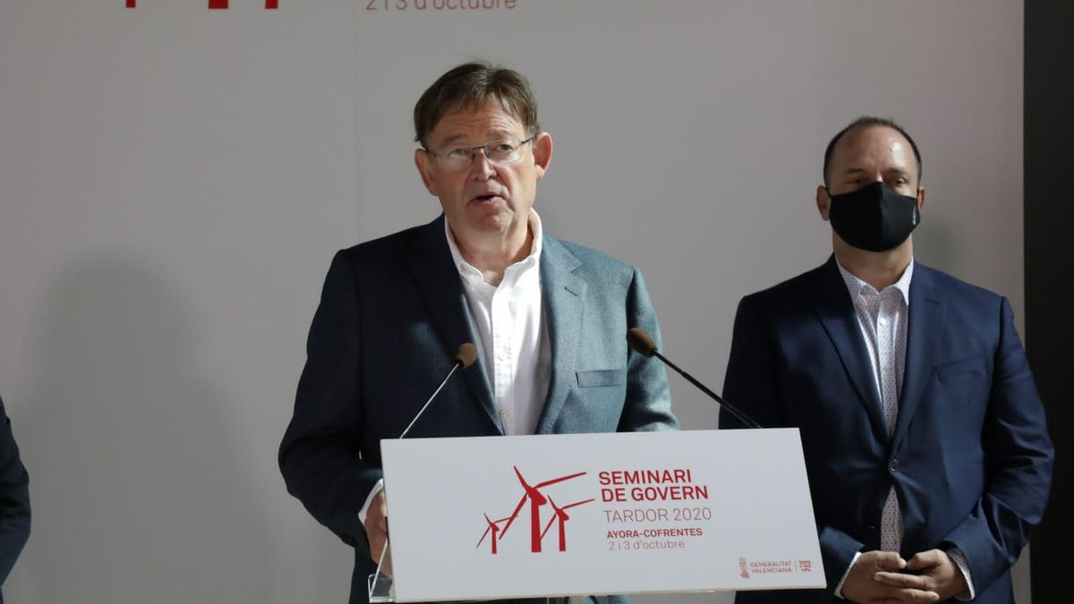 El president de la Generalitat, Ximo Puig, durante el seminario de Gobierno en Ayora-Cofrentes.