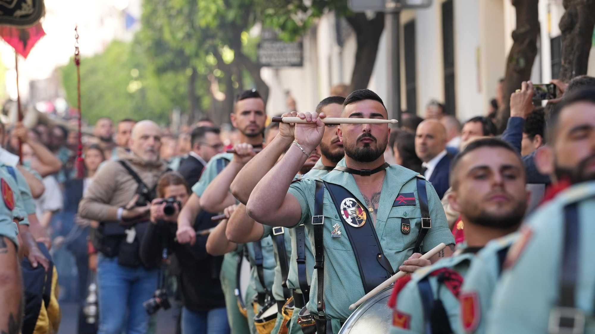 El vía crucis de La Caridad, en imágenes