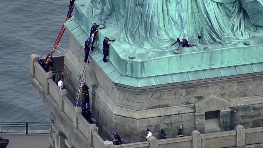 Concluye la protesta en la Estatua de la Libertad de Nueva York