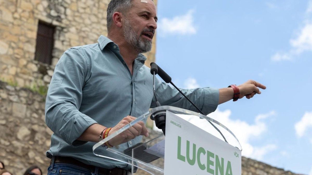 El presidente de Vox, Santiago Abascal, durante su intervención en el acto de partido celebrado en Lucena.