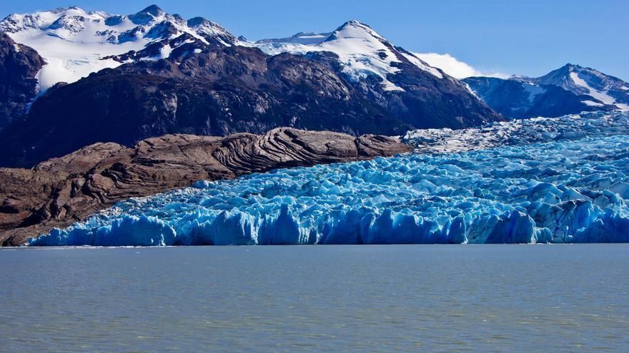 Hielos azules en el Lago Grey.