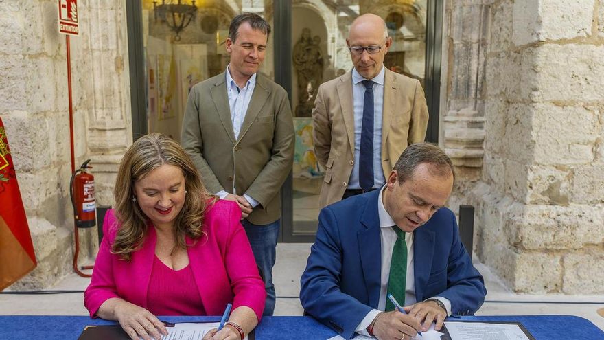 PP y Vox firman su pacto para gobernar en coalición el Ayuntamiento de Burgos