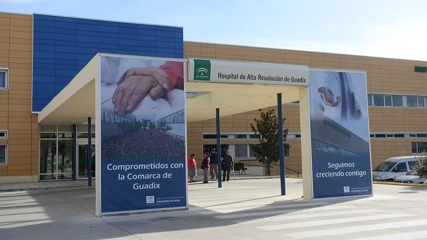 La falta de sanitarios obliga a cancelar citas médicas sin previo aviso en una comarca de Granada