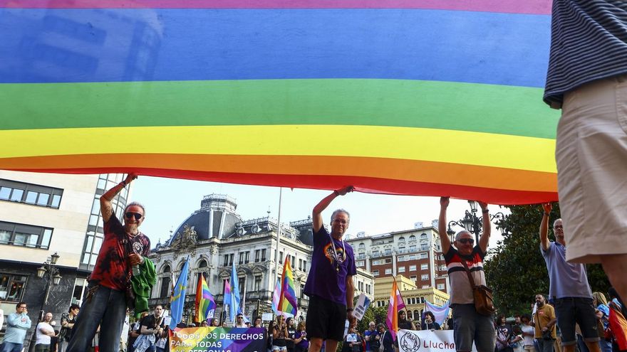 Asturias ultima el primer borrador de la ley LGTBI+ para saldar "una deuda histórica"