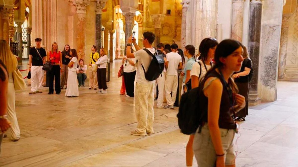 Turistas en la Mezquita Catedral.