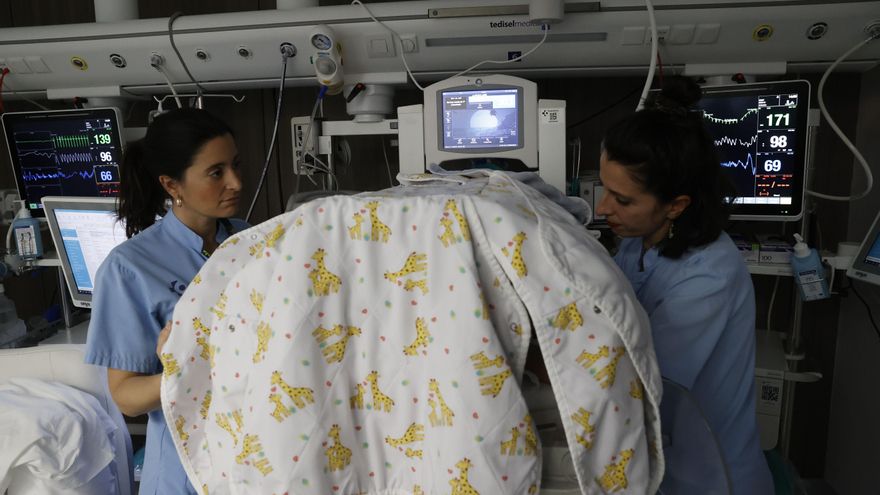 Sanidad calcula un déficit de 100.000 enfermeras y hasta 29 años para eliminarlo