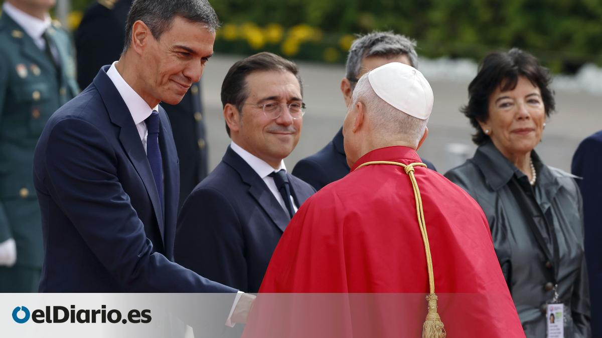 El Gobierno de Ayuso critica que Sánchez acudiera al Primavera Sound durante la visita del Papa: "No está a la altura"