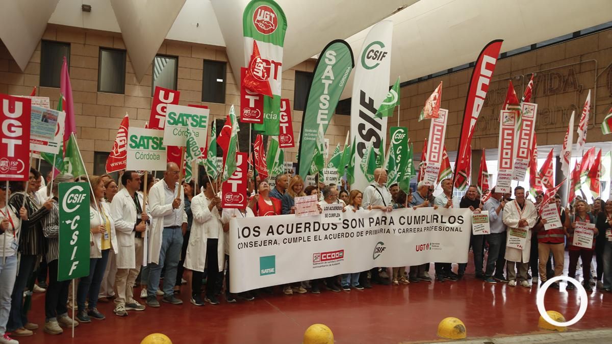 Concentración para exigir mejoras para la Atención Primaria y la aplicación de la carrera profesional en el SAS