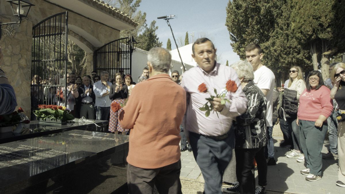Día en el que se pudieron enterrar los restos de Pepe Tendero tras su exhumación