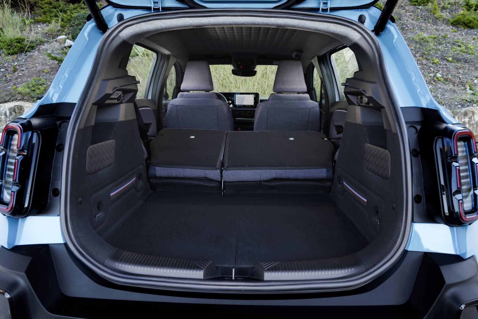 El maletero cubica 420 litros.