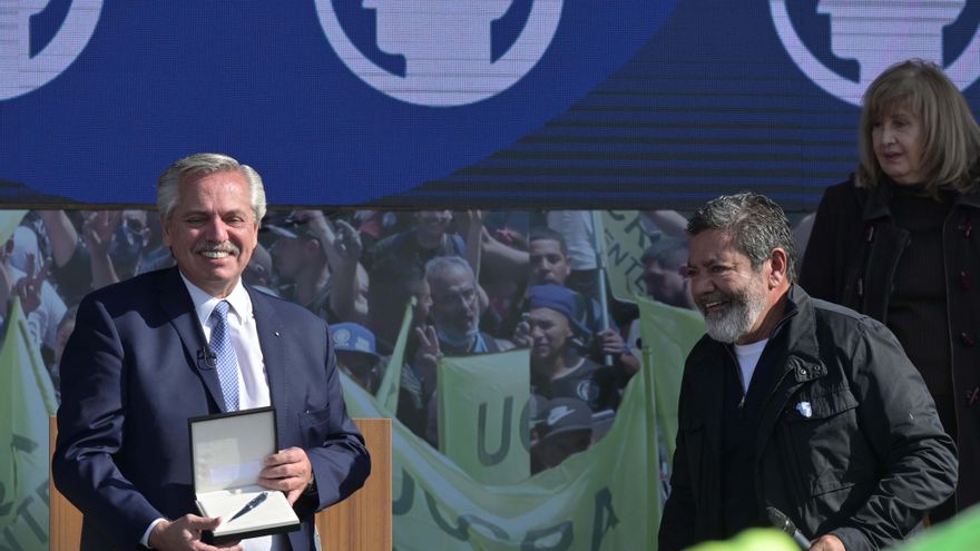 Sin eco para el 2023, el círculo de apoyo le pide a Alberto Fernández tomar “la lapicera de la Presidencia”