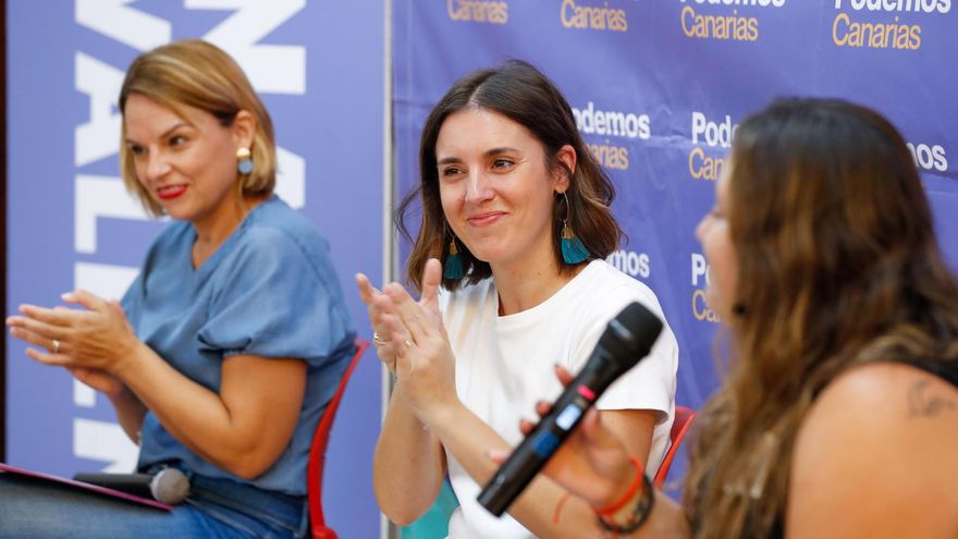 La ministra de Igualdad en funciones, Irene Montero (c), participó este domingo en Las Palmas de Gran Canaria en un encuentro autonómico de Podemos Canarias. EFE/ Elvira Urquijo A.