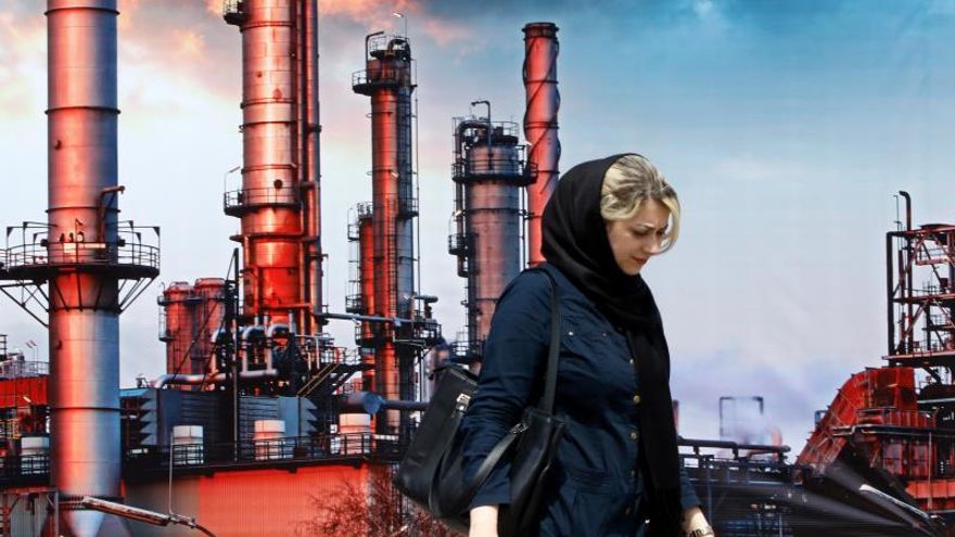 Turquía dice tener permiso de EEUU para seguir importando petróleo de Irán