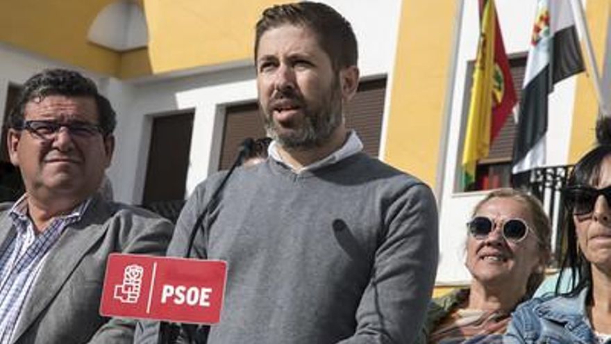 El alcalde de Salvatierra de los Barros anuncia su dimisión