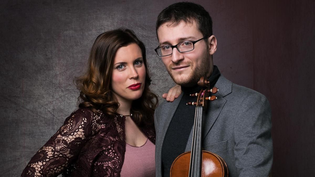 El Dúo Dalí, formado por Fernando Pascual y Aída Velert.